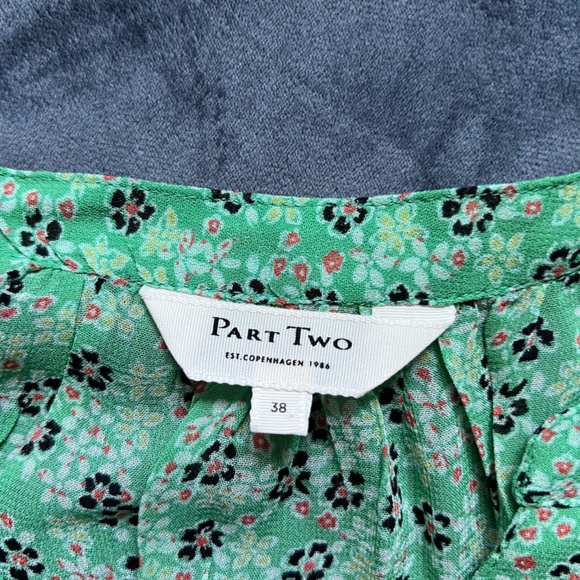 Sheer Green Floral Top Women's Small - Picture 2 of 2